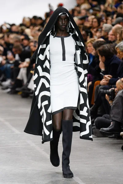 Look 7